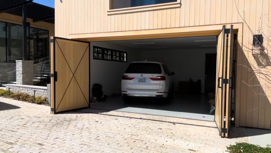  Signs Your Garage Door Needs Repair